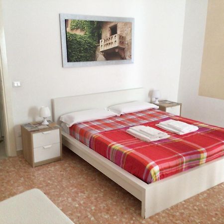 A Due Passi Da Giulietta-Casa Capuleti Apartamento Verona Exterior foto